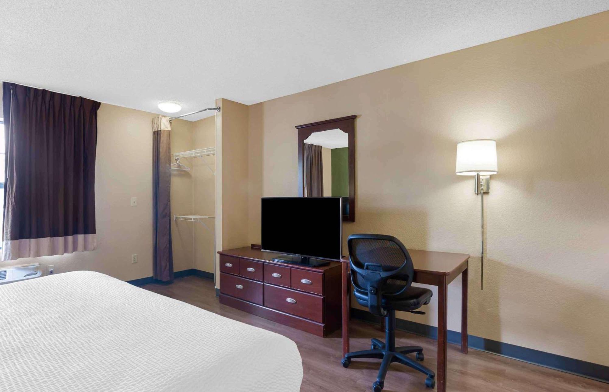 Extended Stay America Select Suites - Des Moines - West Des Moines Clive Exterior photo