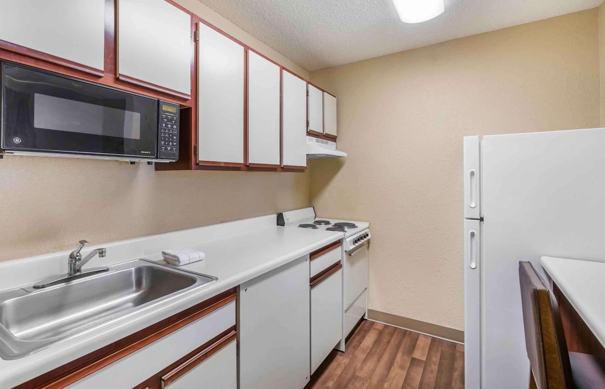 Extended Stay America Select Suites - Des Moines - West Des Moines Clive Exterior photo