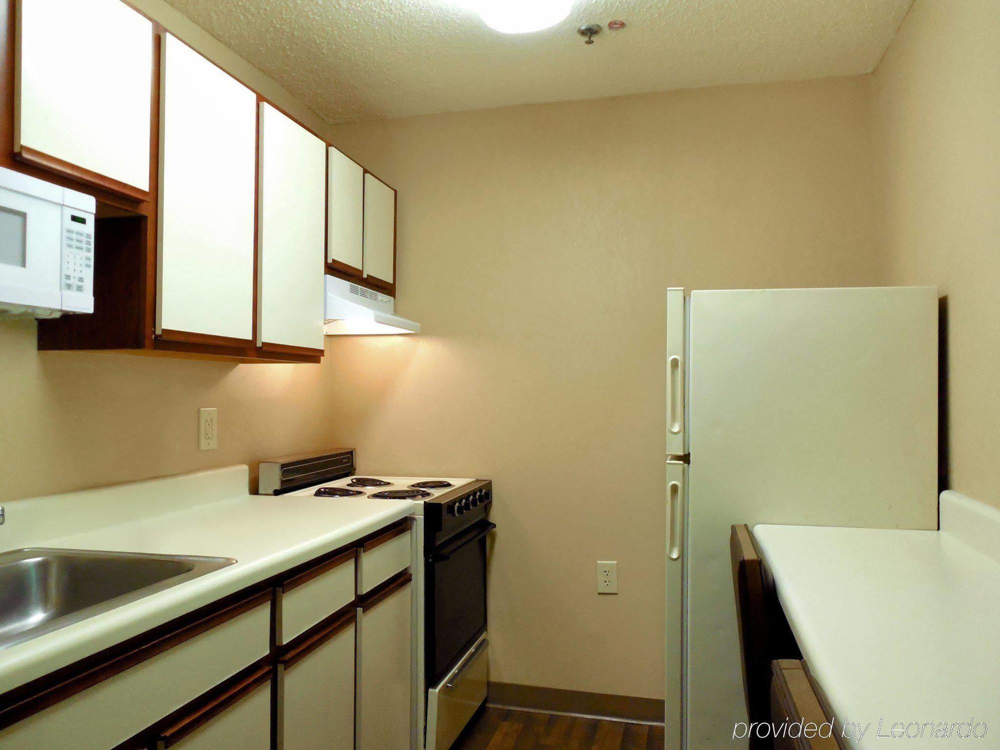 Extended Stay America Select Suites - Des Moines - West Des Moines Clive Exterior photo